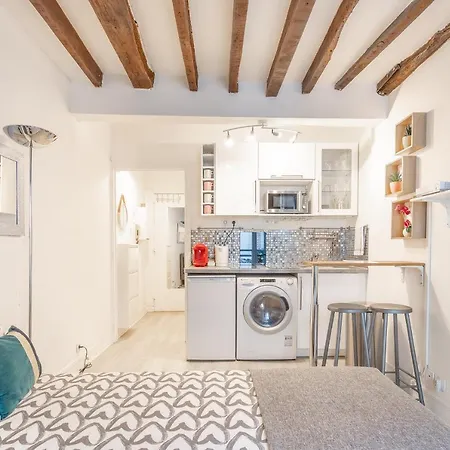 Daire Ternes Cozy Paris