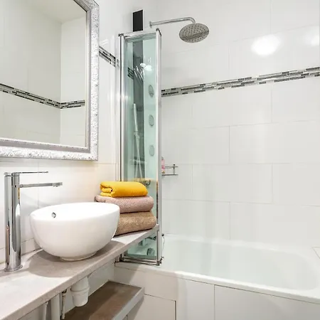 Apartment Ternes Cozy Paris