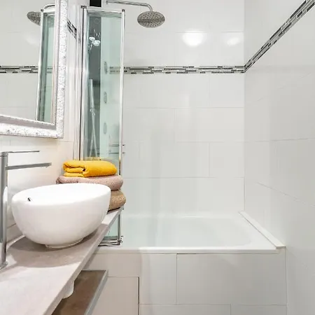 Apartment Ternes Cozy